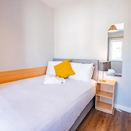 4 Bed - Perfect For 5 Guests