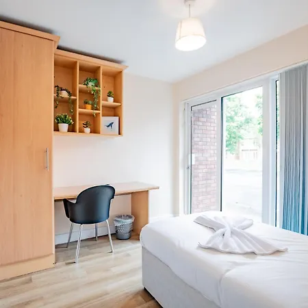 4 Bed - Perfect For 5 Guests