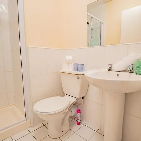 4 Bed - Perfect For 5 Guests * Limerick Junction