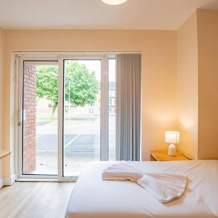 4 Bed - Perfect For 5 Guests *