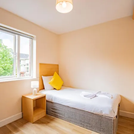 Appartamento 4 Bed - Perfect For 5 Guests *
