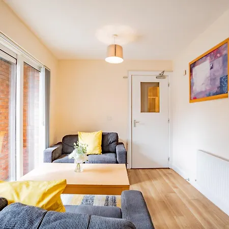 Appartamento 4 Bed - Perfect For 5 Guests *