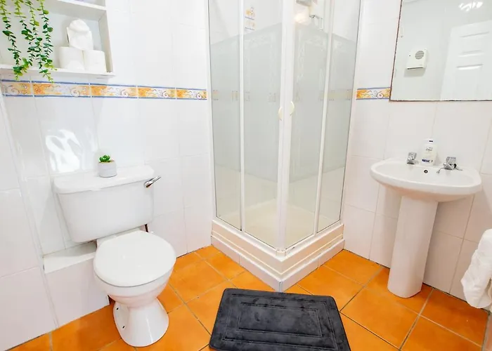 Apartment Superb 4 Bedroom In *