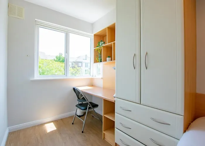 Apartment Superb 4 Bedroom In *